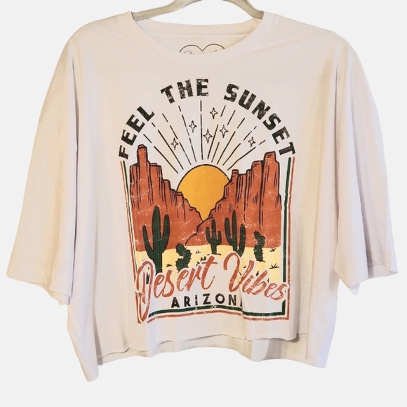 Tops - NEW "Feel The Sunset, Desert Vibes" Cactus Tee